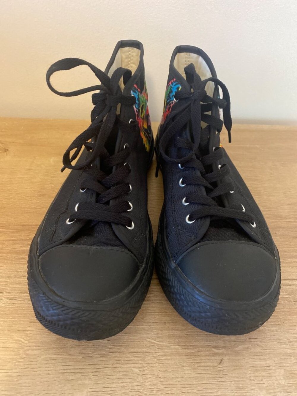 Black High Top Canvas Sneakers With Colorful Dog Graphic Size 8 - Picture 2 of 7